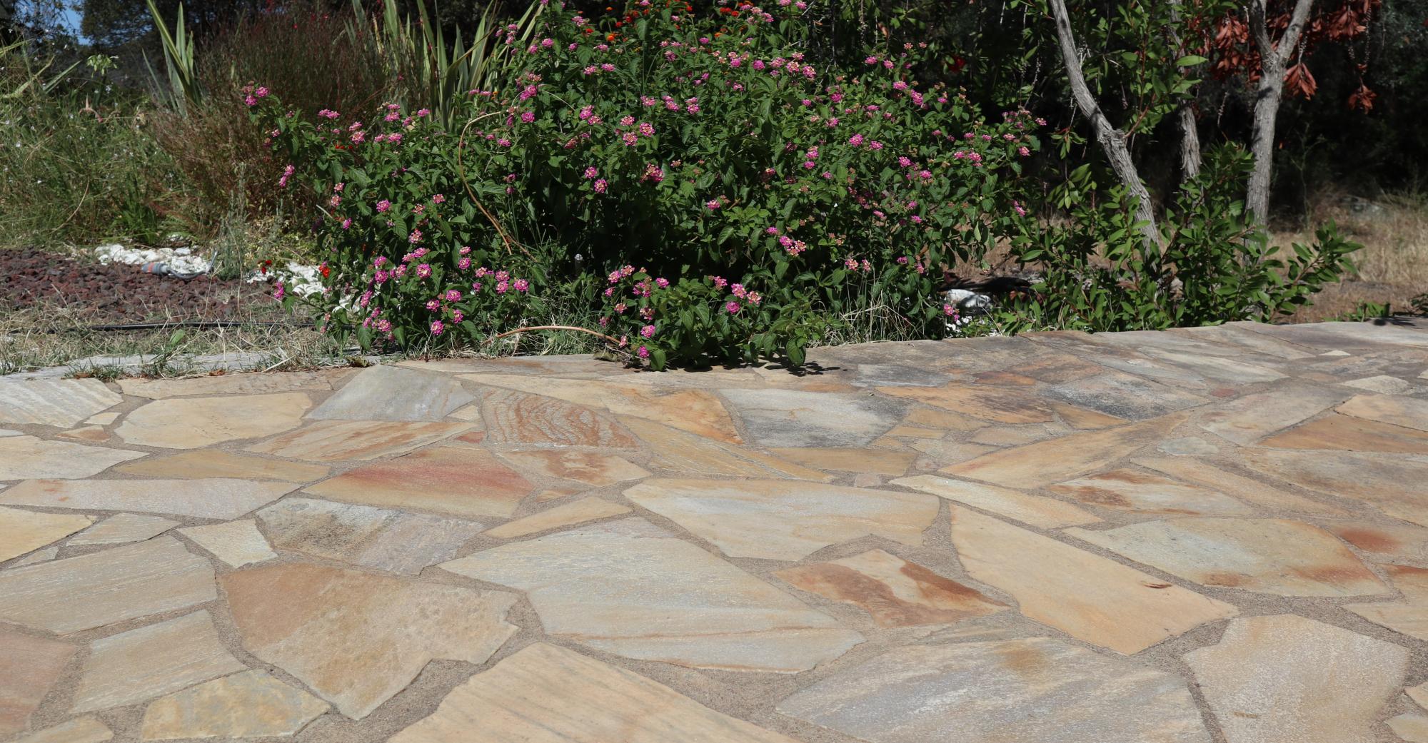Terrasse en opus quartzite jaune