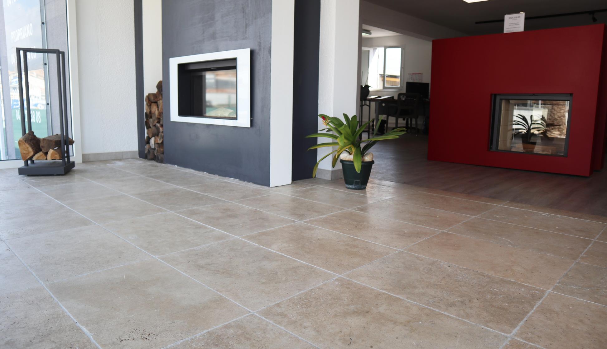 Revêtement de sol intérieur en travertin