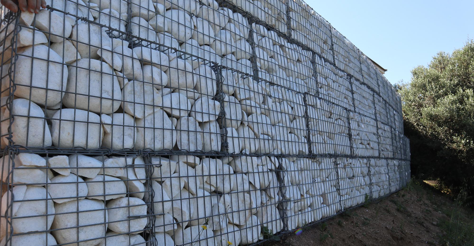 Mur de soutènement en gabions