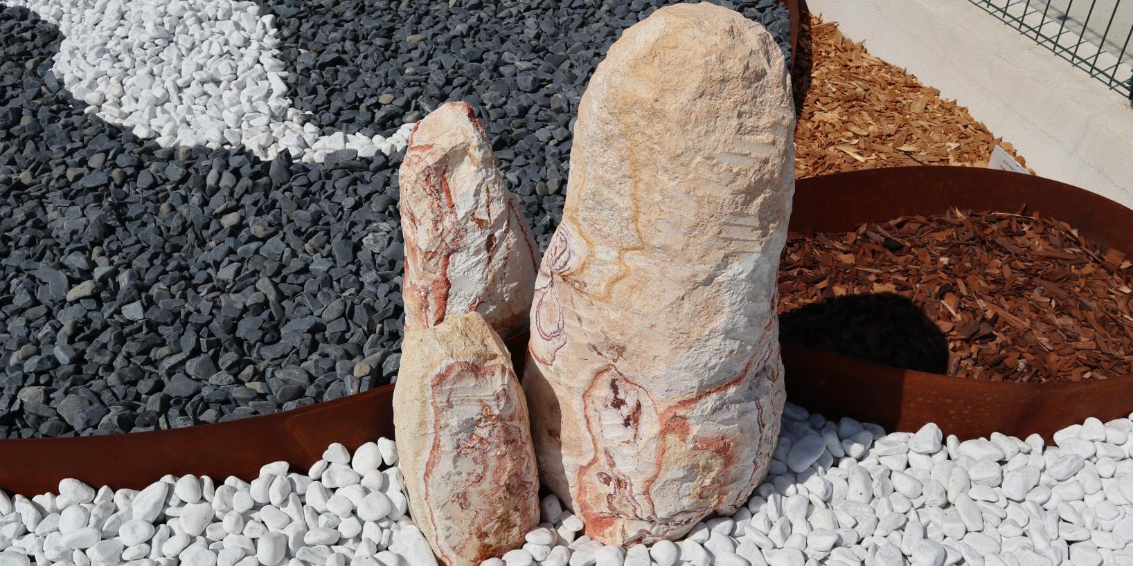 Monolithes arc-en-ciel en vente chez Roches et Galets