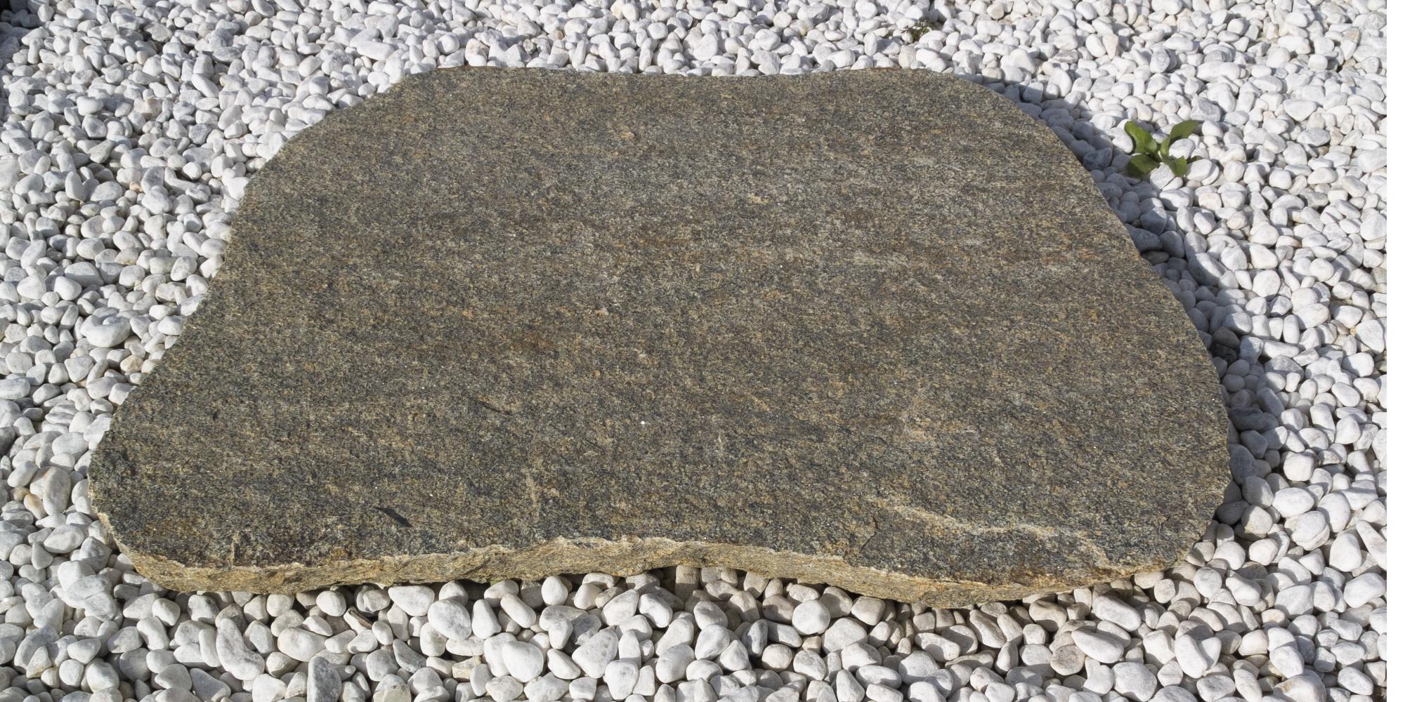 Pas japonais en pierre de Luzerne en vente chez Roches et Galets